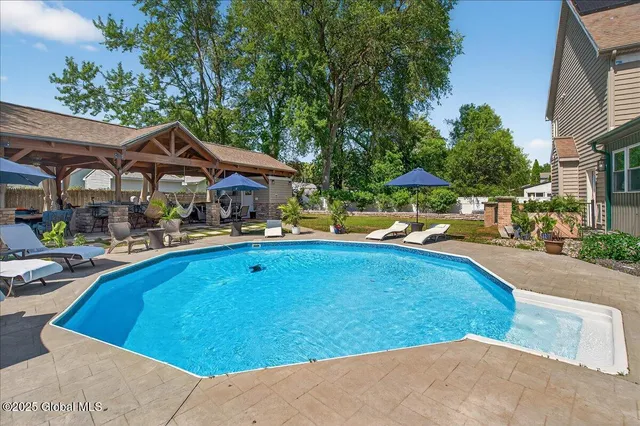 $959,000 | 10 Kimberly Street, Colonie, NY 12205