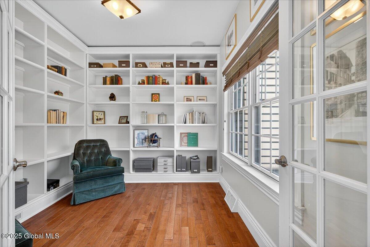 10 Kimberly Street Colonie, NY 12205 - Photo 4 of 103 076-10 KIMBERLY_-59