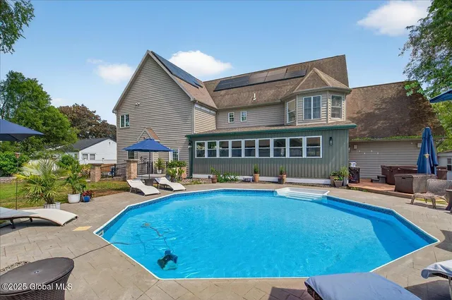 $959,000 | 10 Kimberly Street, Colonie, NY 12205