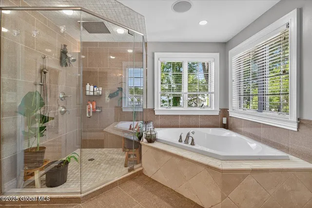 $959,000 | 10 Kimberly Street, Colonie, NY 12205