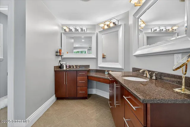 $959,000 | 10 Kimberly Street, Colonie, NY 12205