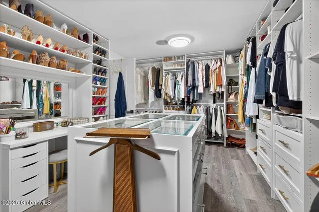 $959,000 | 10 Kimberly Street, Colonie, NY 12205