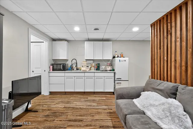 $959,000 | 10 Kimberly Street, Colonie, NY 12205