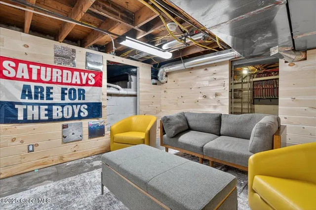 $959,000 | 10 Kimberly Street, Colonie, NY 12205