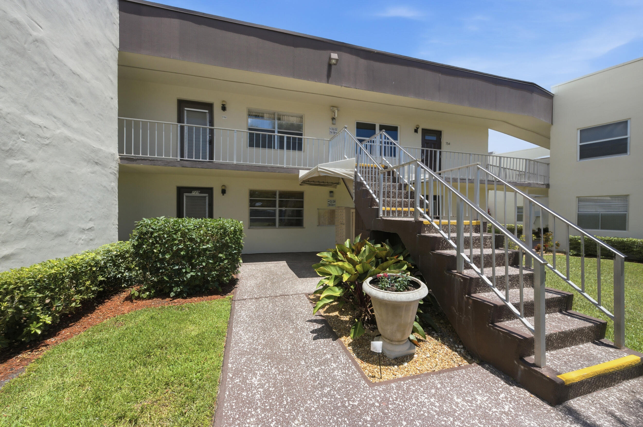 729 Normandy P Delray Beach Delray Beach, FL 33484 - Photo 2 of 36 2__dsc0754