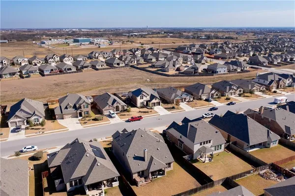 $2,600 | 6825 Leonardo Drive, Round Rock, TX 78665