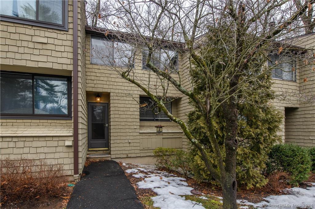 4 Gillette Court, Unit B Simsbury, CT 06070 - Photo 1 of 1