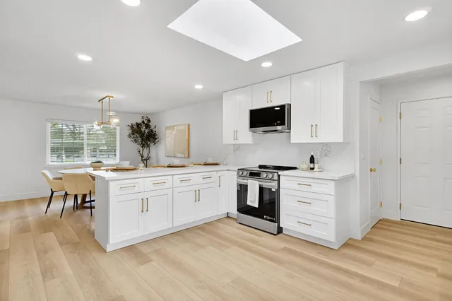 $645,000 | 5565 North Winchester Avenue, Fresno, CA 93704