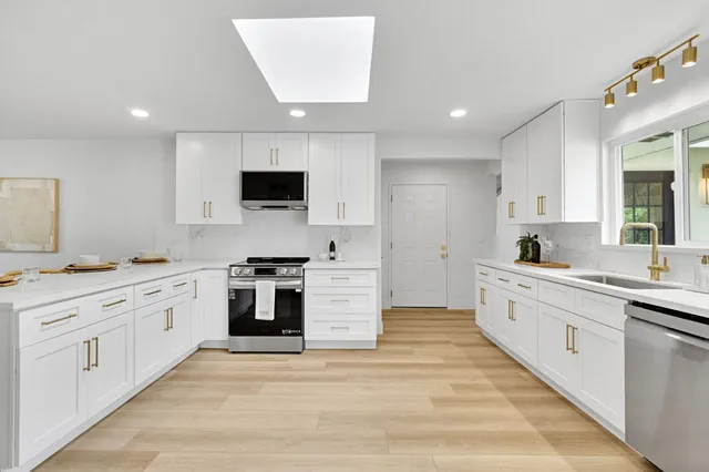 $645,000 | 5565 North Winchester Avenue, Fresno, CA 93704