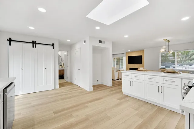 $645,000 | 5565 North Winchester Avenue, Fresno, CA 93704