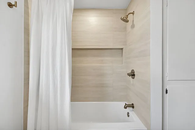 $645,000 | 5565 North Winchester Avenue, Fresno, CA 93704