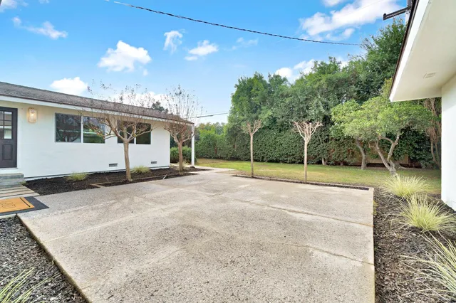 $645,000 | 5565 North Winchester Avenue, Fresno, CA 93704