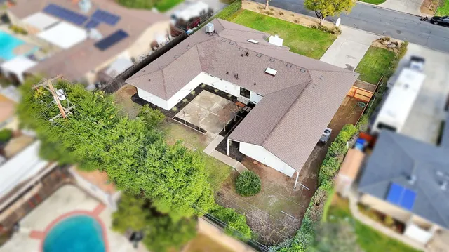 $645,000 | 5565 North Winchester Avenue, Fresno, CA 93704