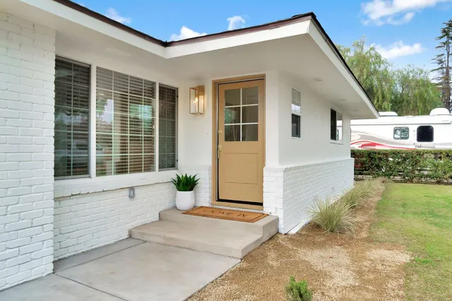 $645,000 | 5565 North Winchester Avenue, Fresno, CA 93704