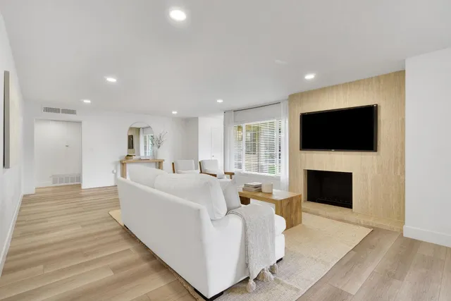 $645,000 | 5565 North Winchester Avenue, Fresno, CA 93704