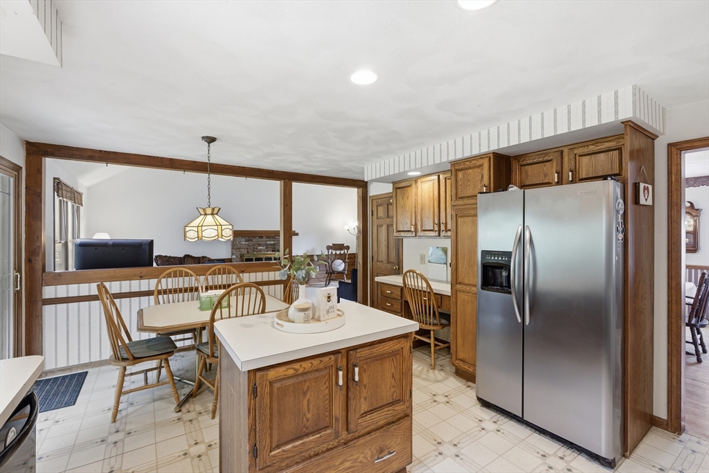 4 Oneida Place Hudson, MA 01749 - Photo 14 of 42