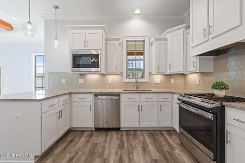 $295,000 | 109 Oak Village Drive, Scott, LA 70583