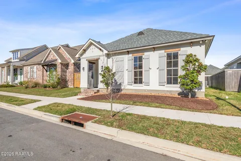 $295,000 | 109 Oak Village Drive, Scott, LA 70583