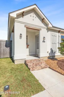 $295,000 | 109 Oak Village Drive, Scott, LA 70583