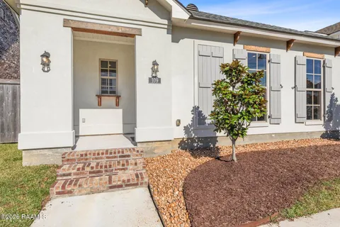 $295,000 | 109 Oak Village Drive, Scott, LA 70583
