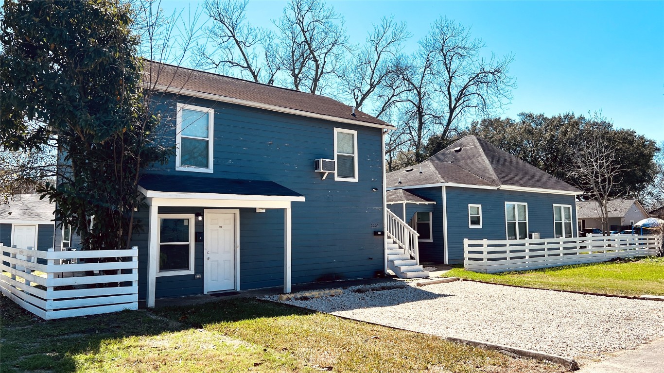 2220 Avenue L, Unit 110 Rosenberg, TX 77471 - Photo 1 of 10 Welcome to 2220 Avenue Ln #110!