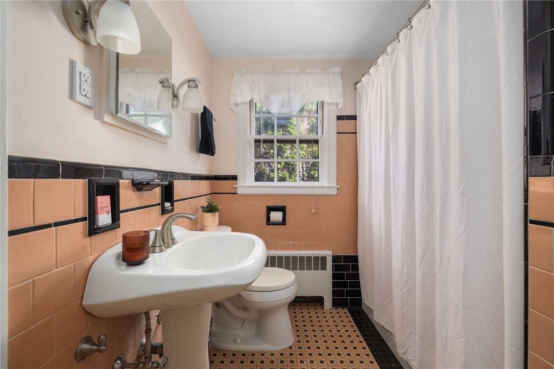 87 Frontier Road Warwick, RI 02889 - Photo 30 of 50