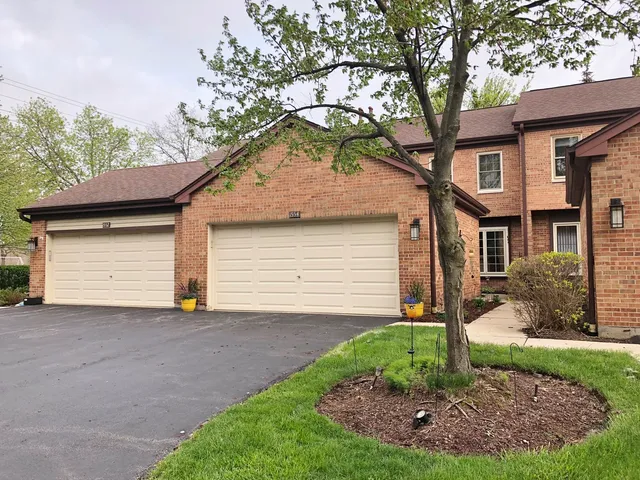 1554 North Windsor Drive, Arlington Heights, IL 60004