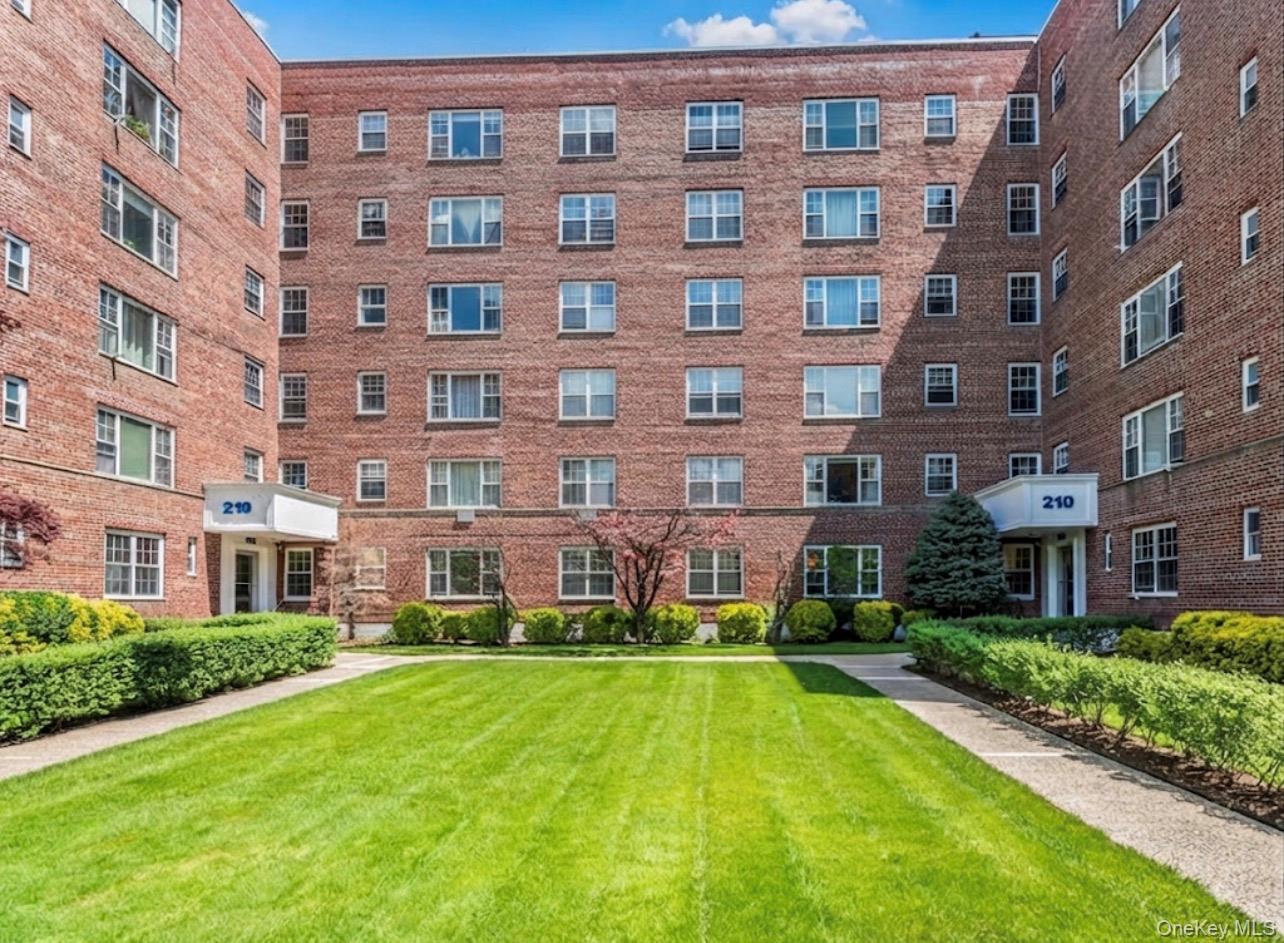 210 Pelham Road, Unit 1P New Rochelle, NY 10805 - Photo 21 of 26 Gallery Image 21
