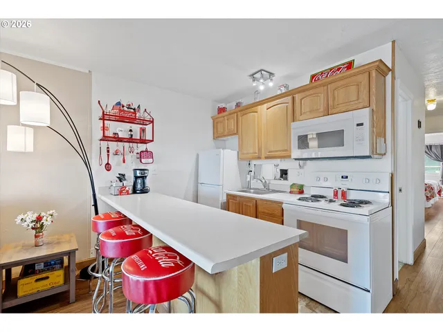 $215,000 | 145 Northwest Inlet Avenue, Lincoln City, OR 97367