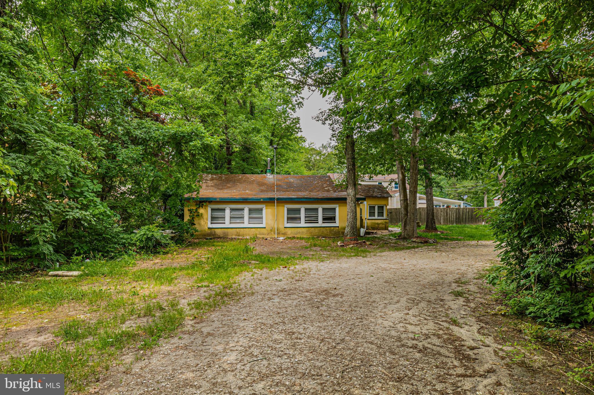 102 Holly Road Clayton, NJ 08094 - Photo 3 of 5 Gallery Image 3