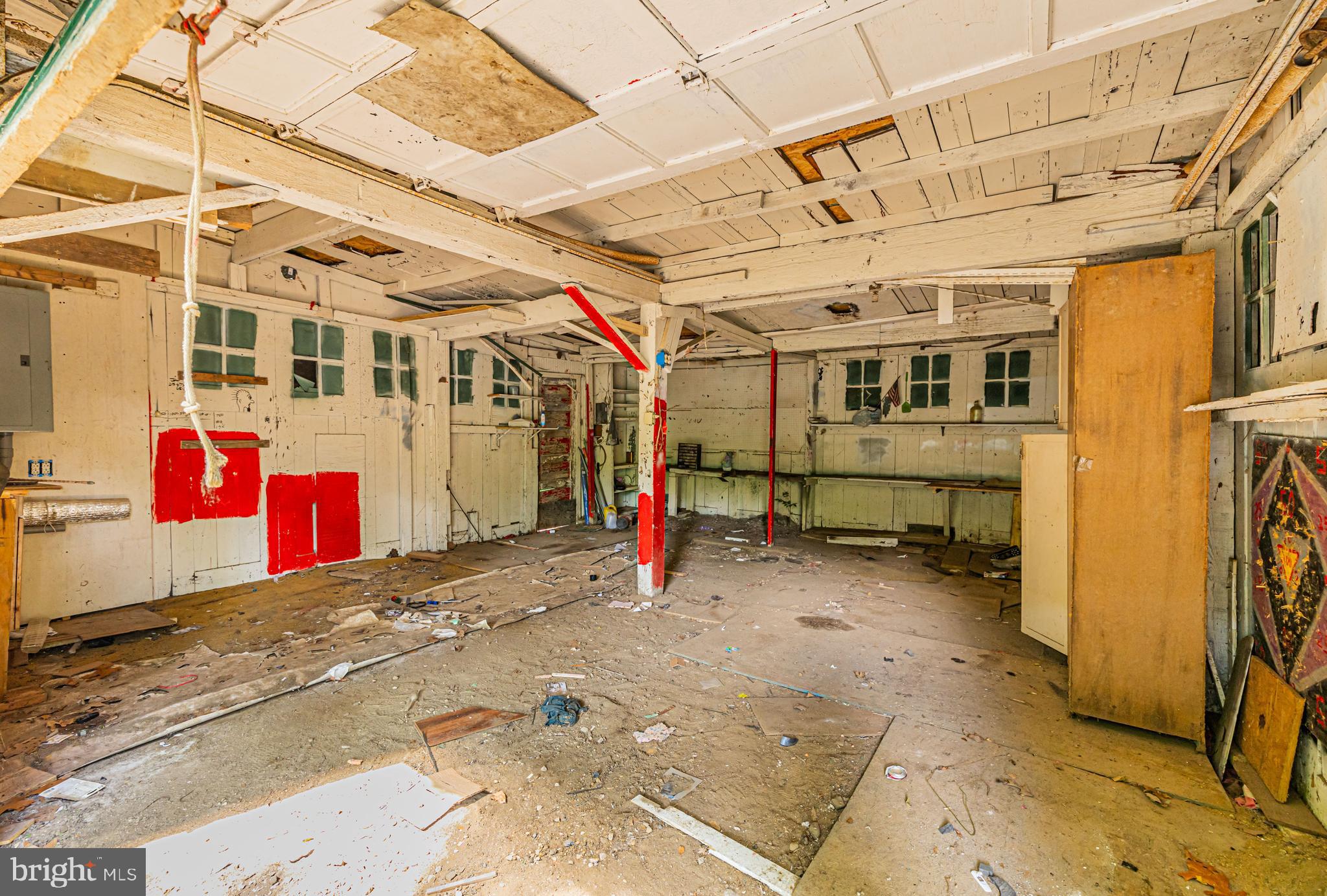 102 Holly Road Clayton, NJ 08094 - Photo 4 of 5 Gallery Image 4