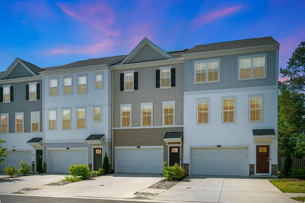 $493,000 | 429 Snowberry Lane, Fredericksburg, VA 22405