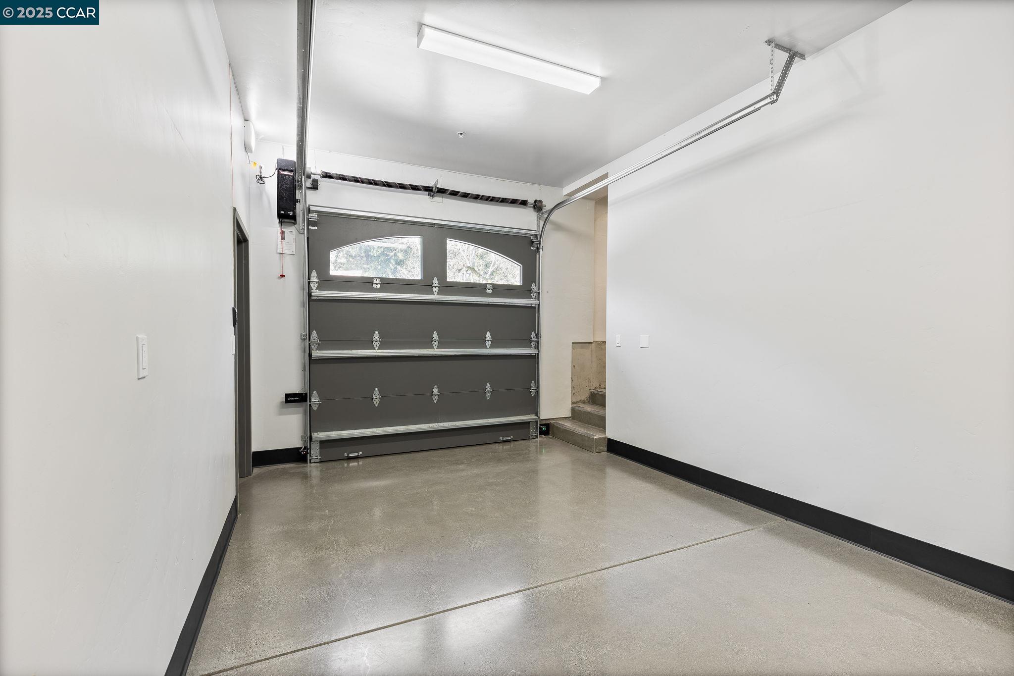 100 B Moraga Way Orinda, CA 94563 - Photo 32 of 48 a view of an empty room and window