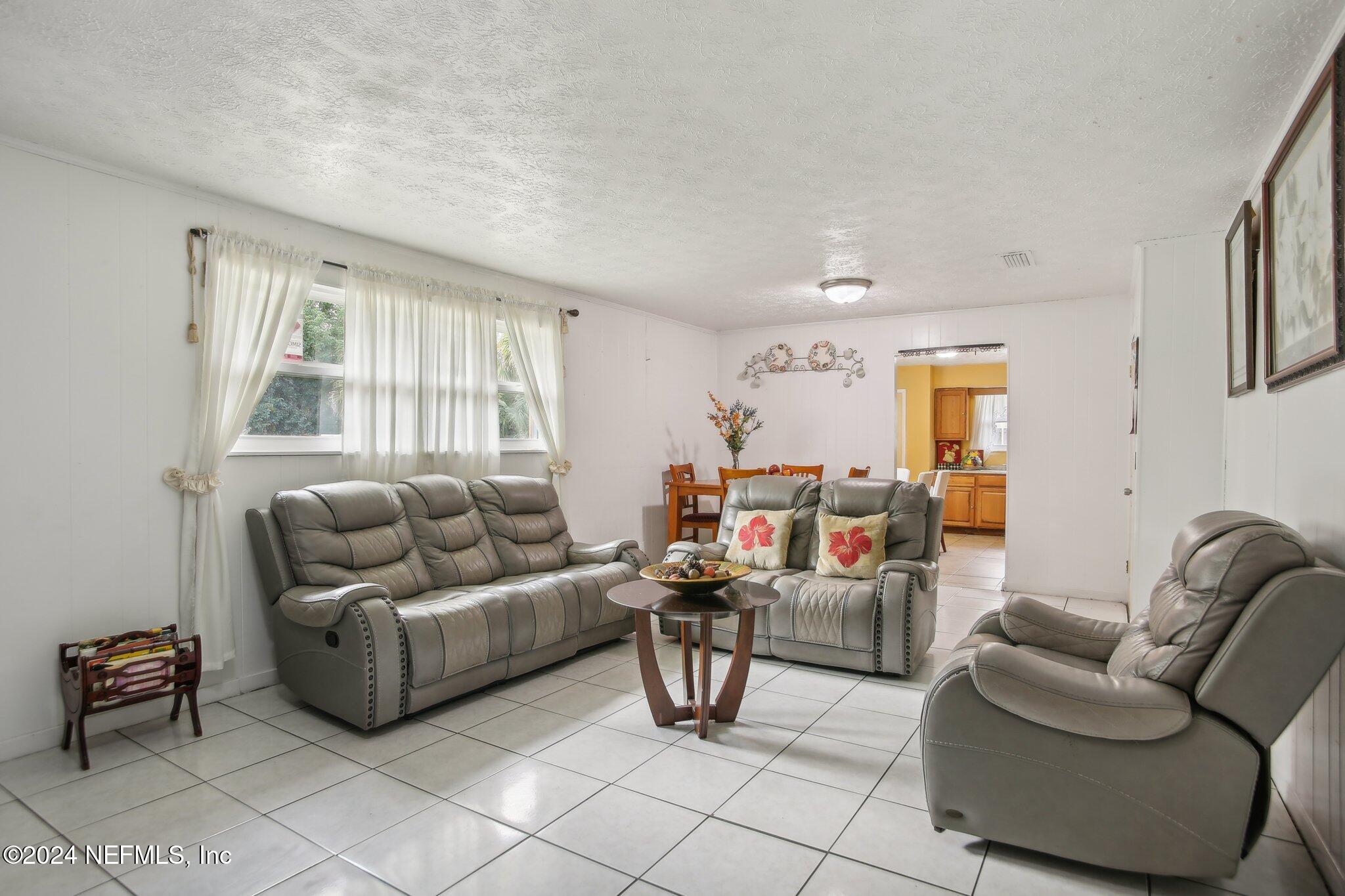 5816 Moncrief Road Jacksonville, FL 32209 - Photo 9 of 43 8-web-or-mls-Moncrief Rd-008