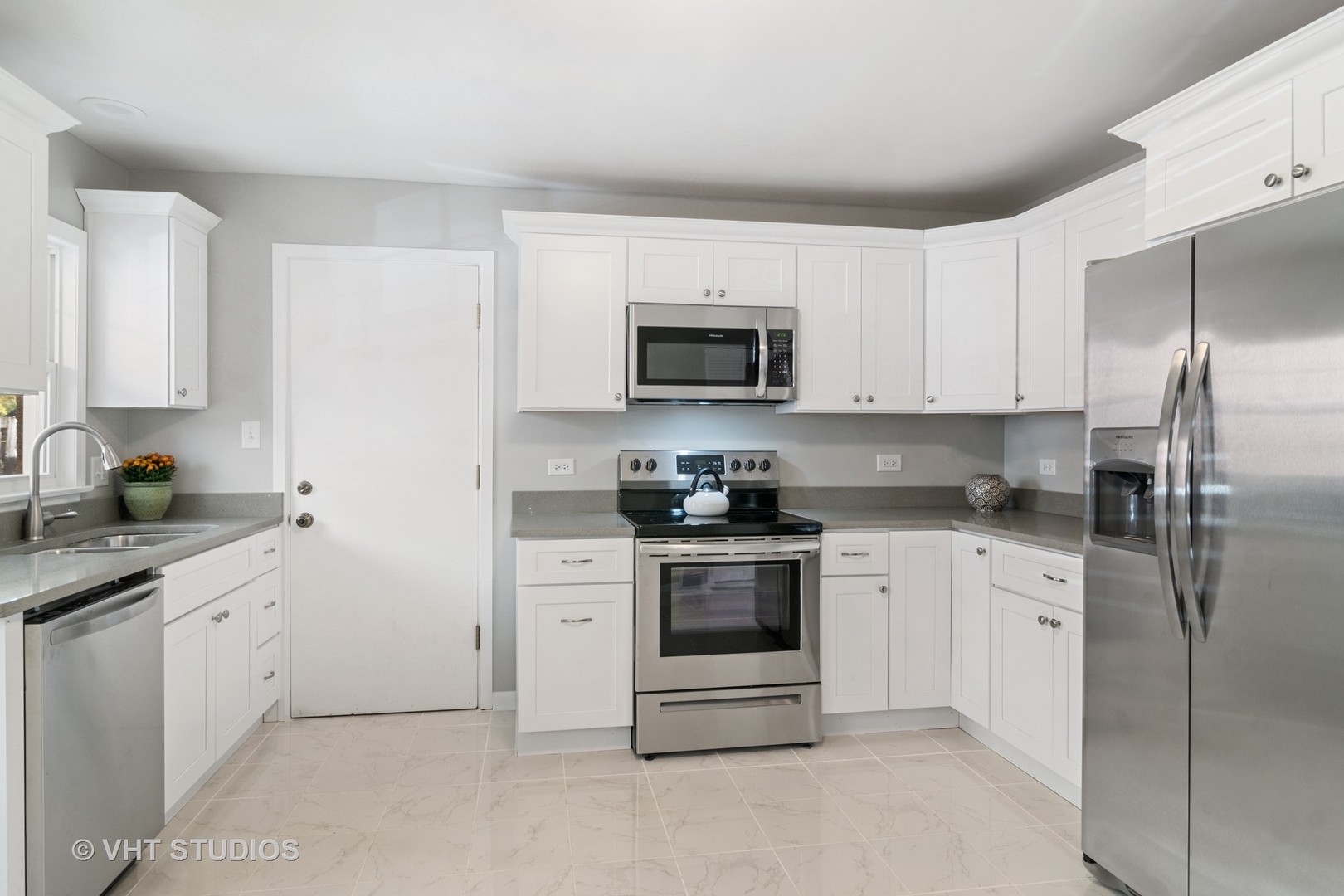 7240 Ogden Avenue Riverside, IL 60546 - Photo 5 of 13 Gallery Image 5