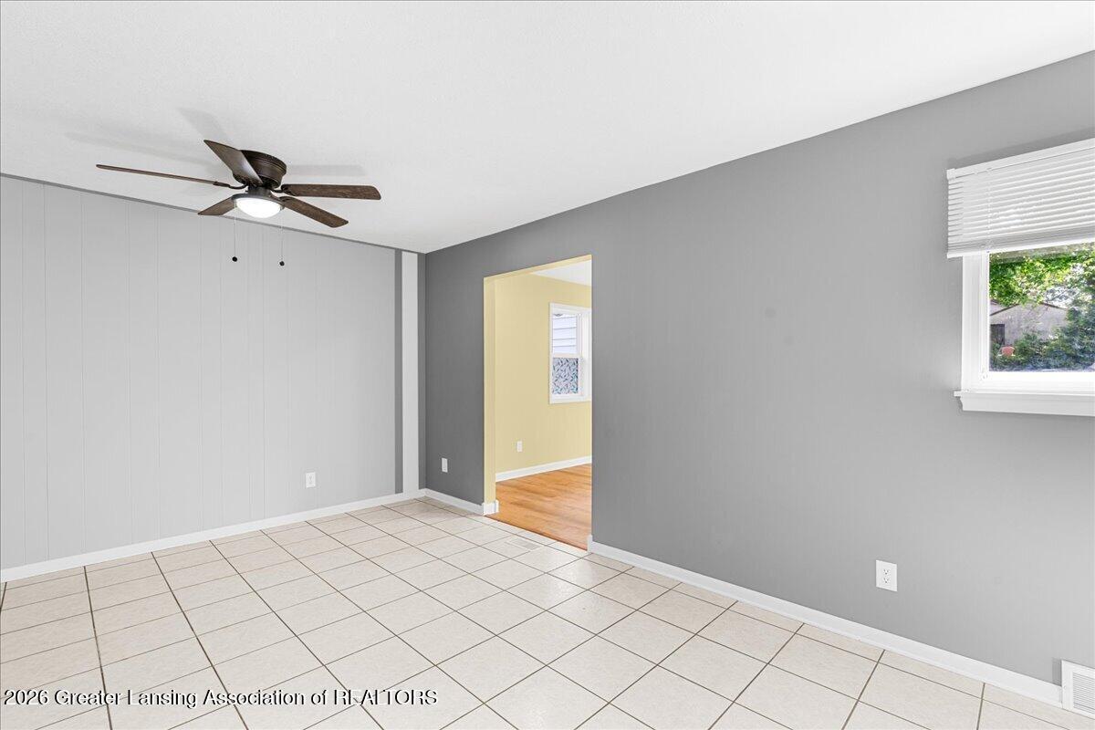 2010 Riverside Court Lansing, MI 48906 - Photo 15 of 27 14-Media Jett - 08