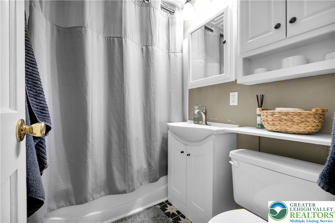 469 Birch Road Hellertown, PA 18055 - Photo 19 of 34