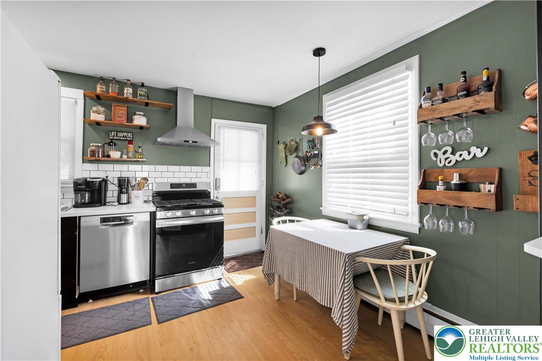 469 Birch Road Hellertown, PA 18055 - Photo 5 of 34