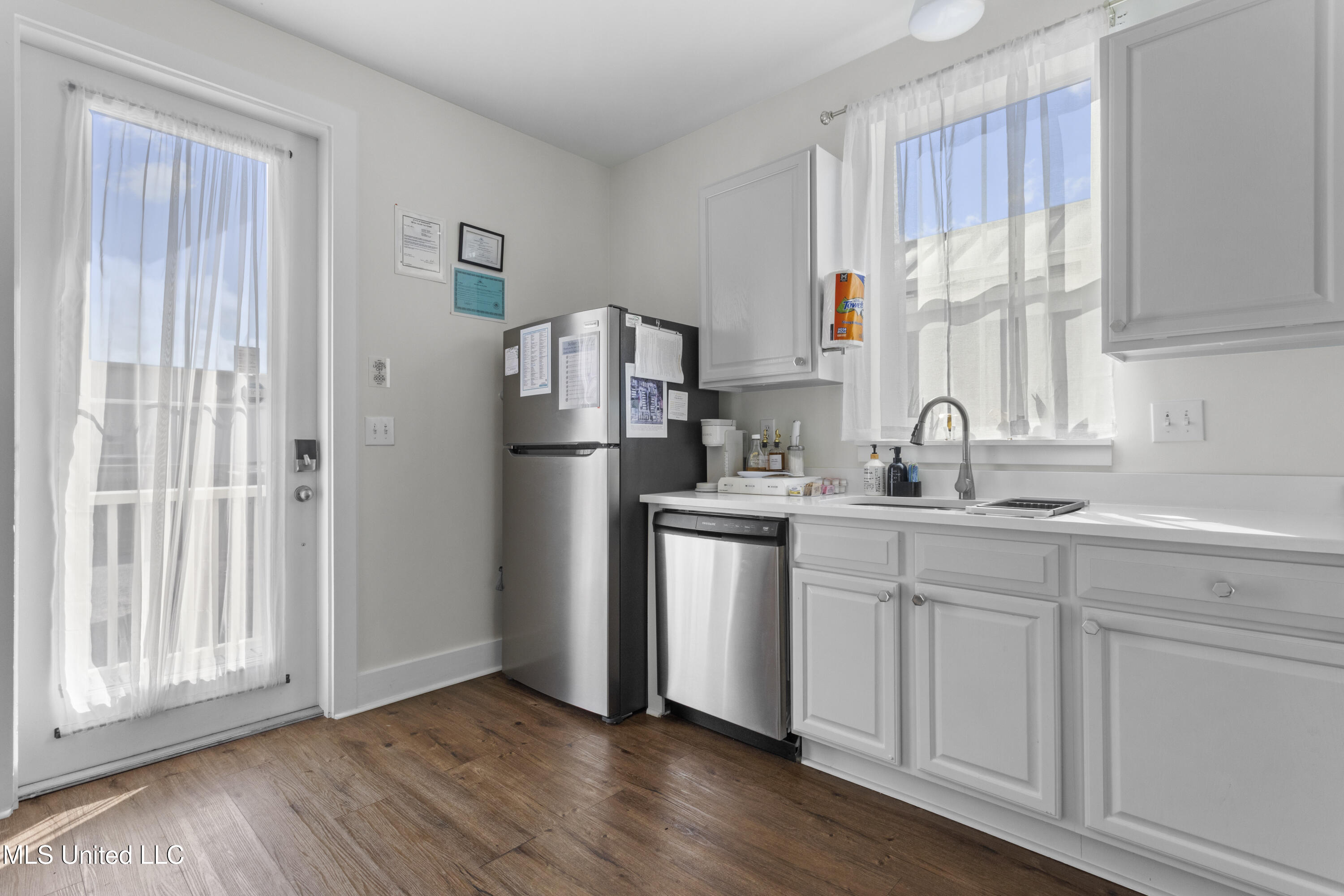 2207 Government Street, Unit 11 Ocean Springs, MS 39564 - Photo 15 of 28 0028