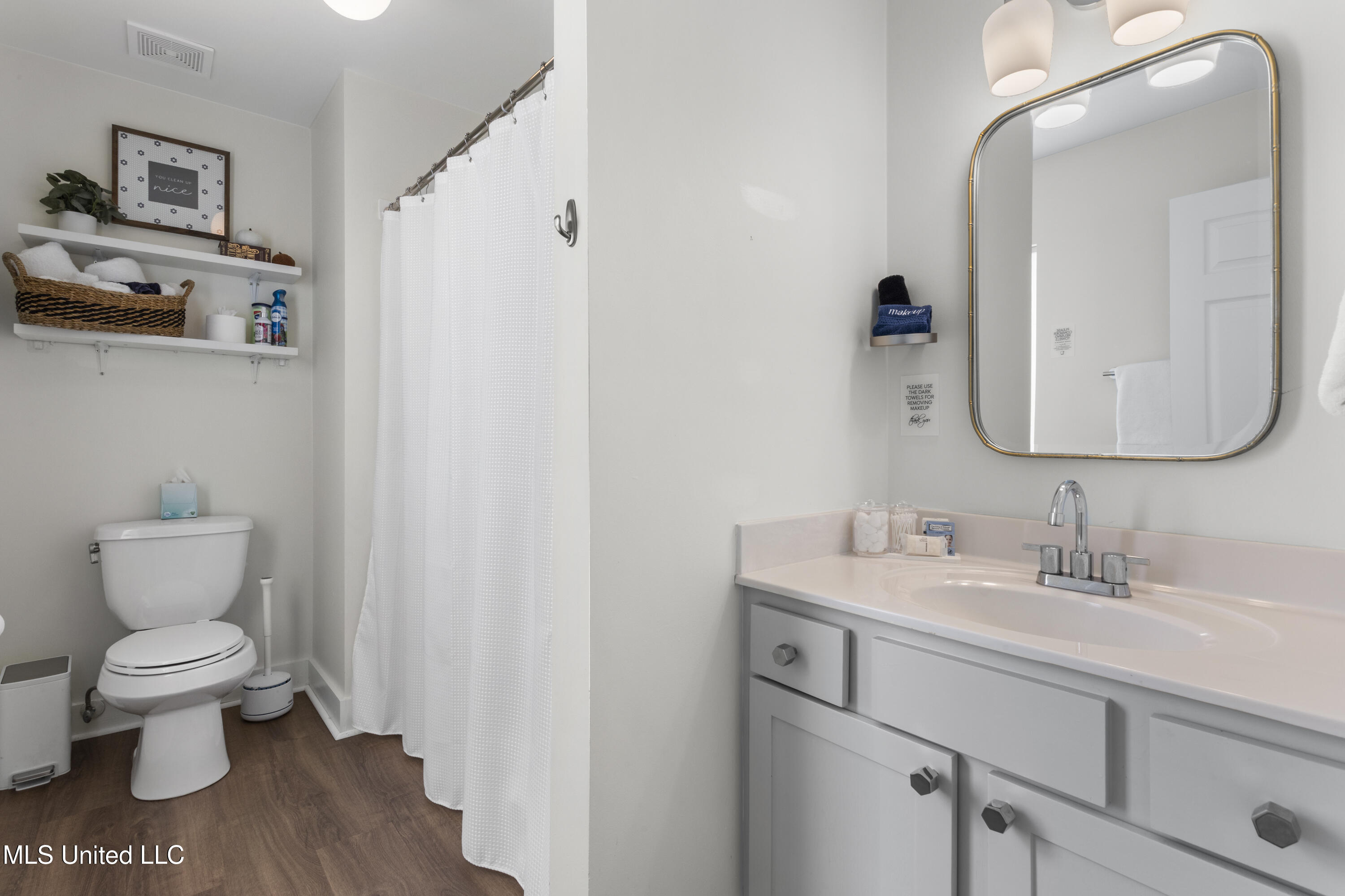 2207 Government Street, Unit 11 Ocean Springs, MS 39564 - Photo 21 of 28 0035