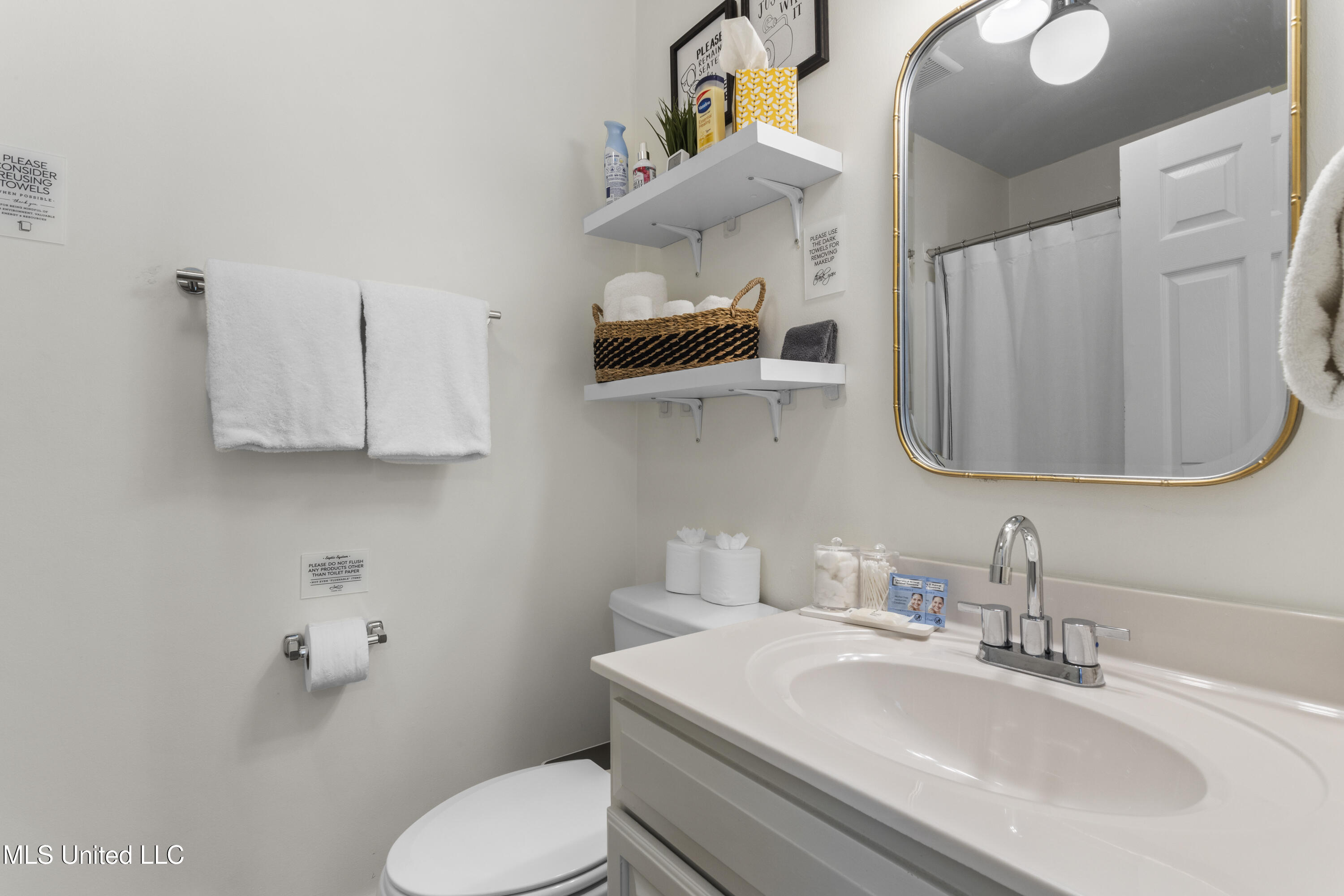 2207 Government Street, Unit 11 Ocean Springs, MS 39564 - Photo 26 of 28 0041