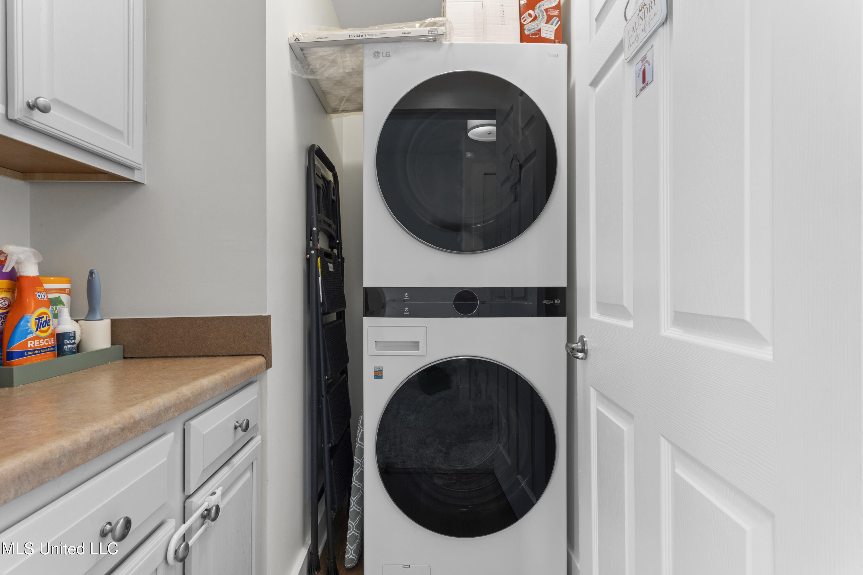 2207 Government Street, Unit 11 Ocean Springs, MS 39564 - Photo 27 of 28 0042