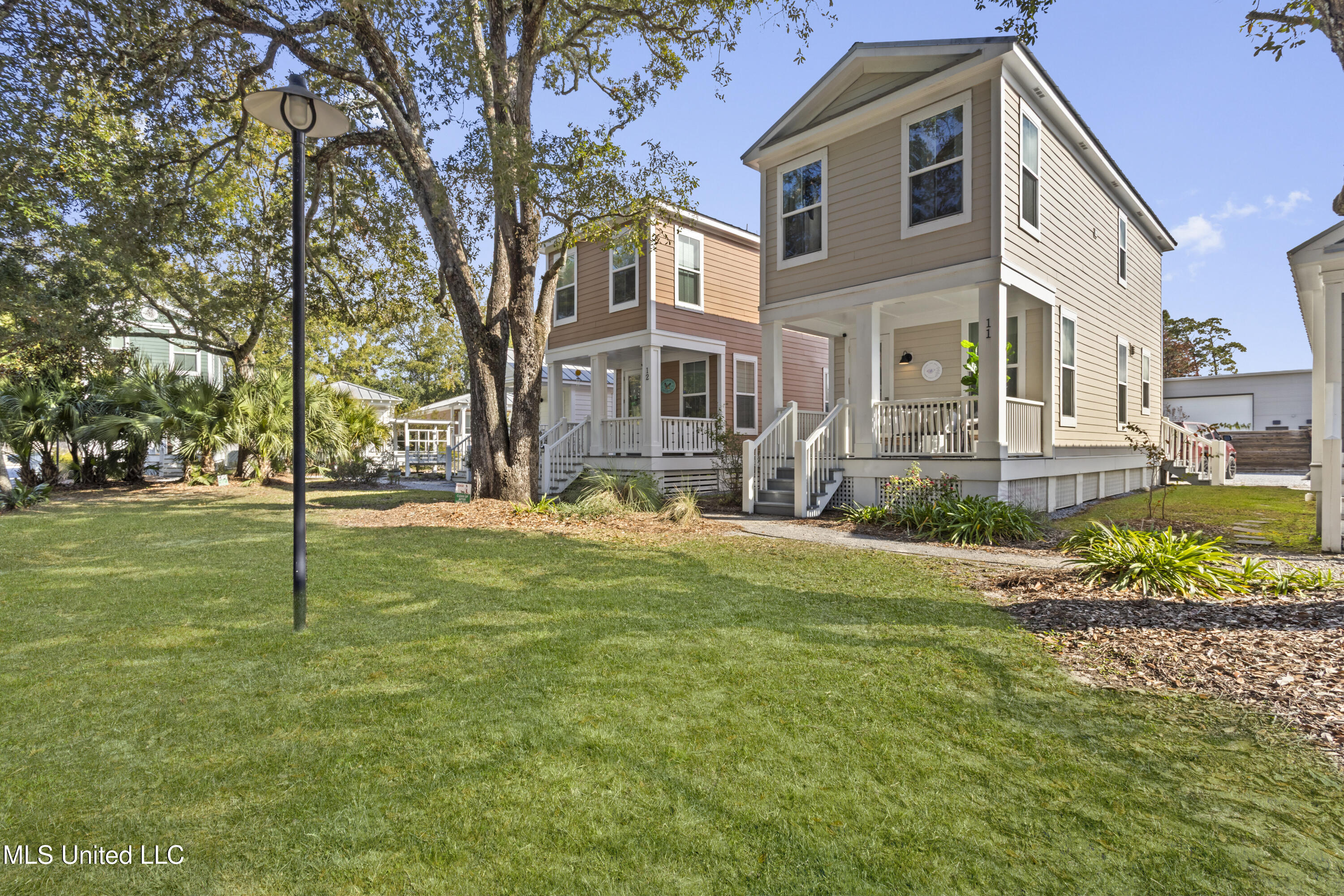 2207 Government Street, Unit 11 Ocean Springs, MS 39564 - Photo 3 of 28 0003