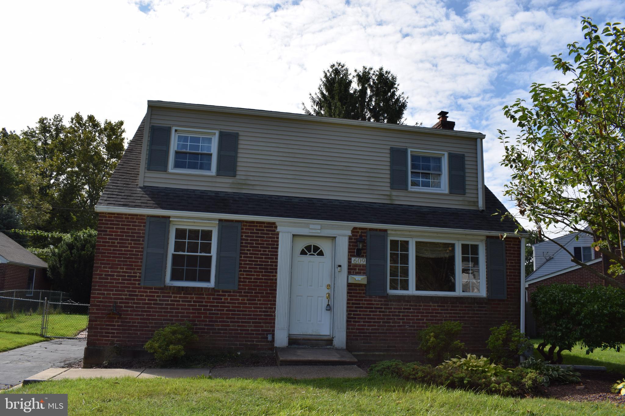 609 Topsfield Road Hatboro, PA 19040 - Photo 2 of 15