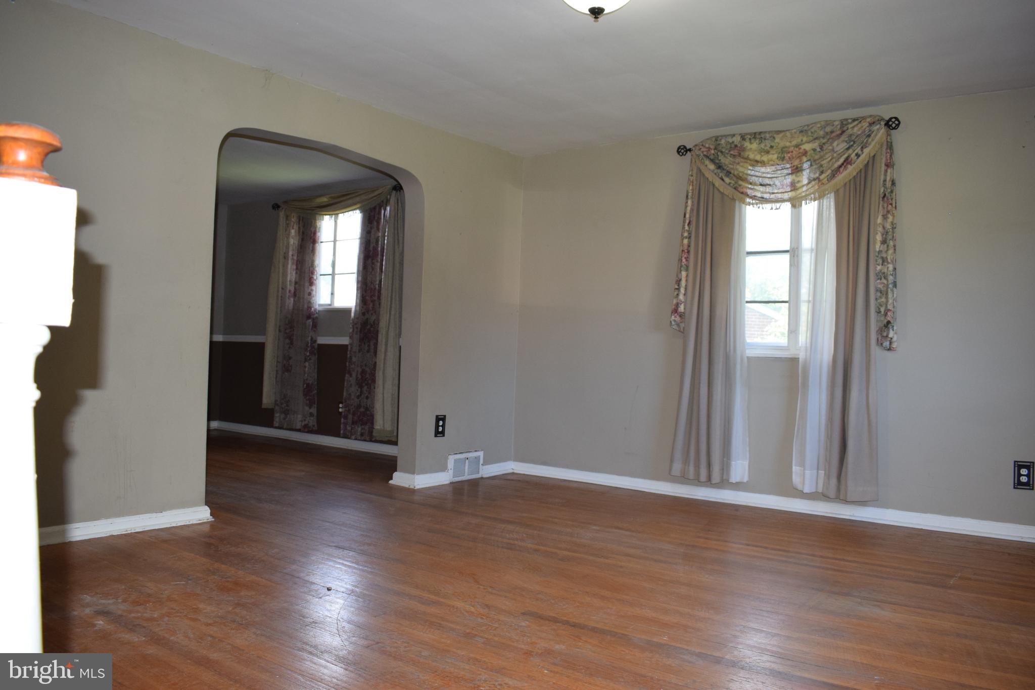 609 Topsfield Road Hatboro, PA 19040 - Photo 3 of 15