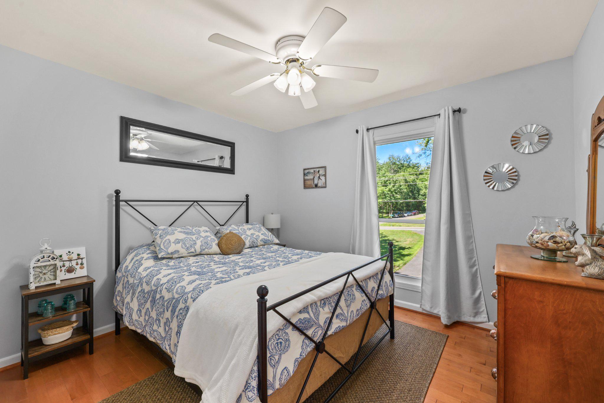 7357 Auburn Mill Road Warrenton, VA 20187 - Photo 16 of 35 3rd spacious Bedroom up