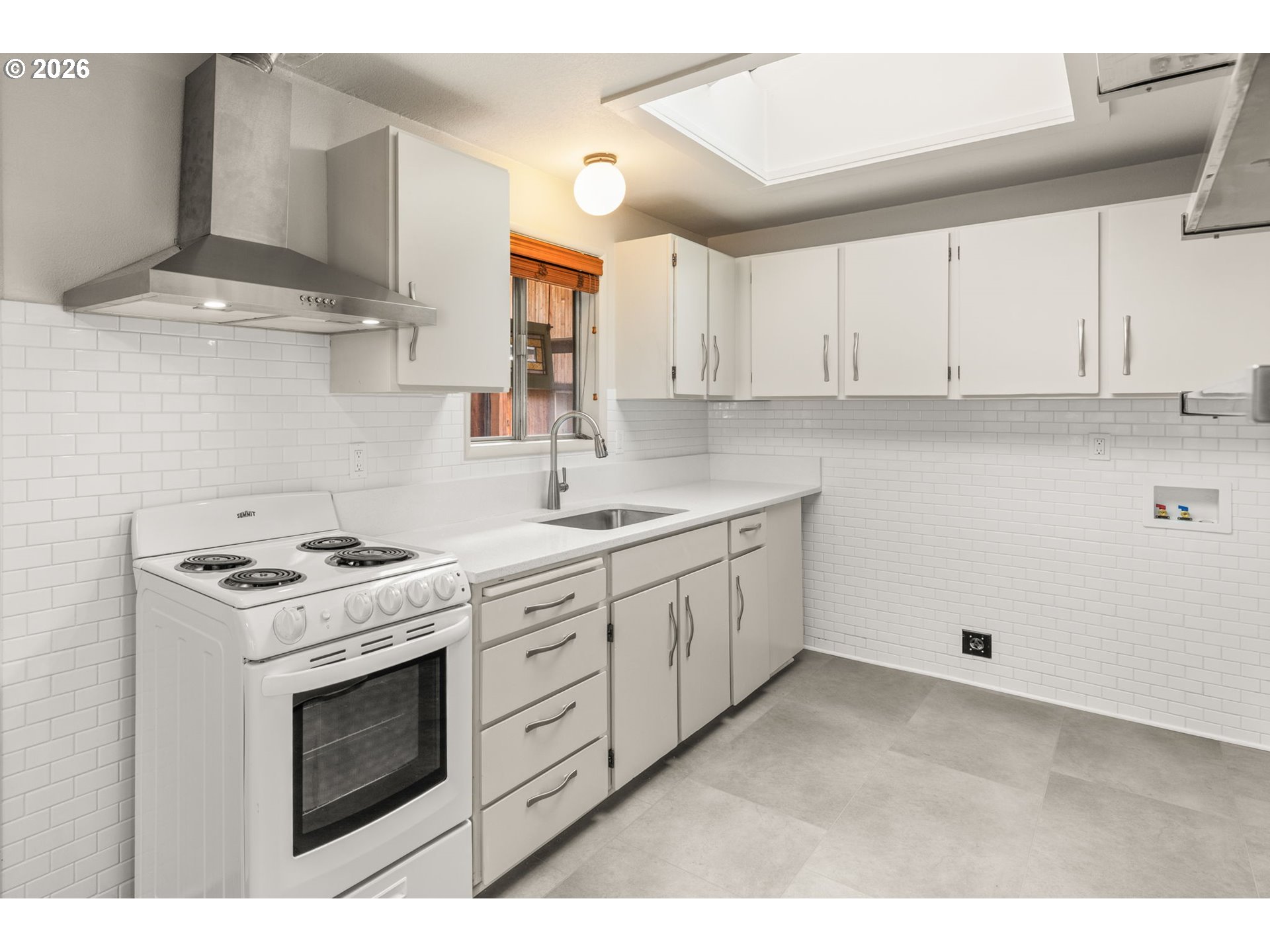 4222 Southwest Hume Street Portland, OR 97219 - Photo 11 of 46 Kitchen