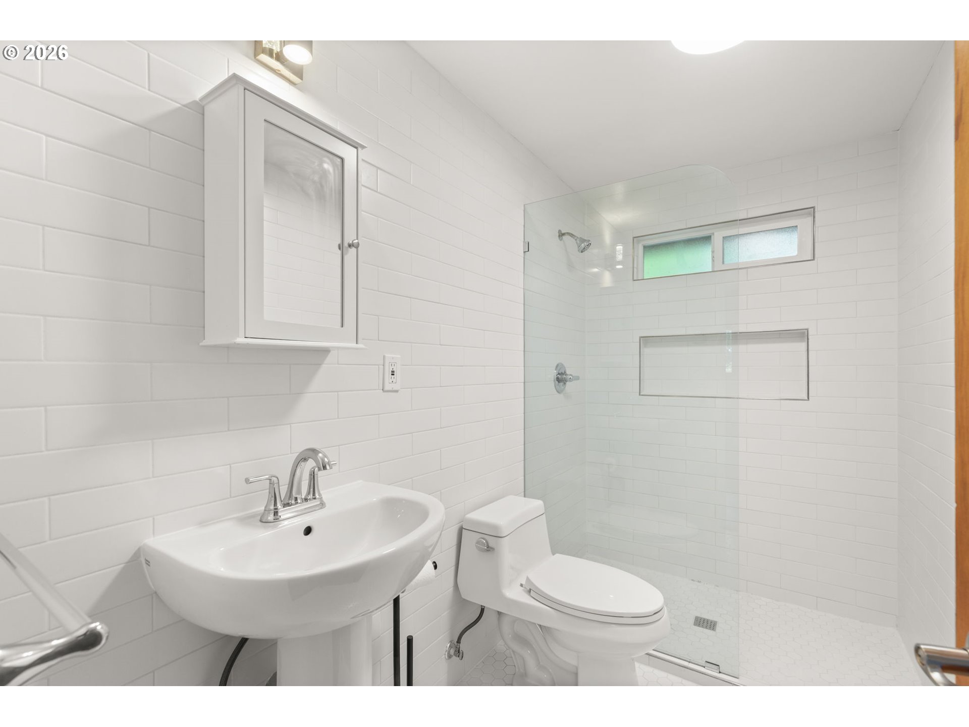 4222 Southwest Hume Street Portland, OR 97219 - Photo 16 of 46 Bathroom