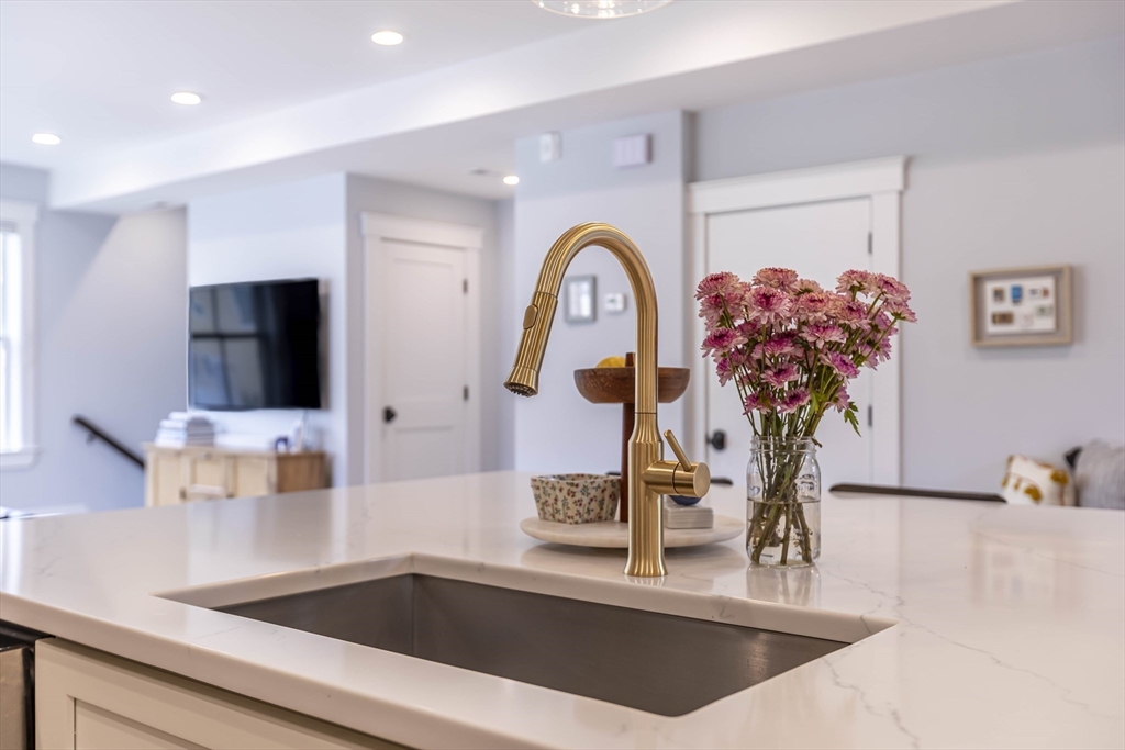 66 Fawndale Road, Unit 3 Boston, MA 02131 - Photo 15 of 35 Gallery Image 15