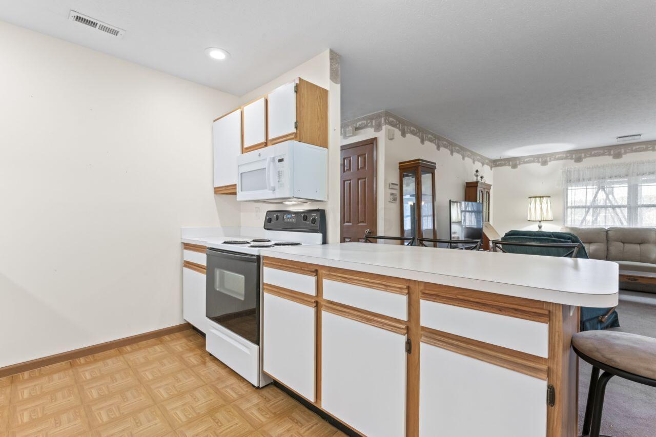 279 Goose Pond Road, Unit C Newark, OH 43055 - Photo 6 of 25 Kitchen